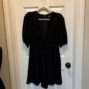 Express Elegant Black Puff Sleeve Romper Medium